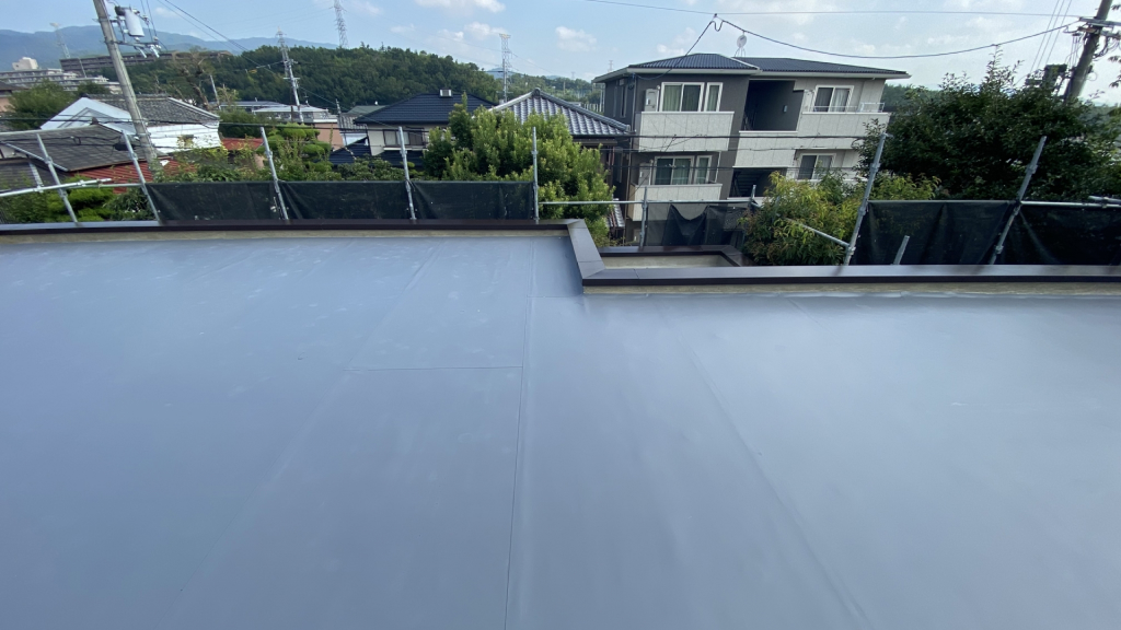 屋上防水シート工事（密着工法）