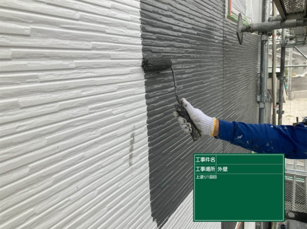 朝倉市O様邸_外壁塗装中塗り