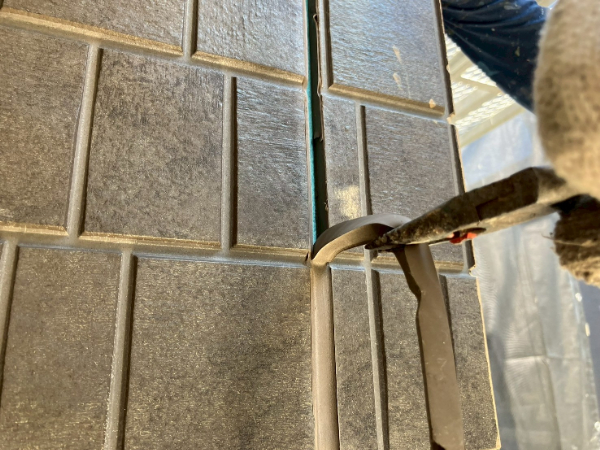 八女市_O様_シーリング撤去中