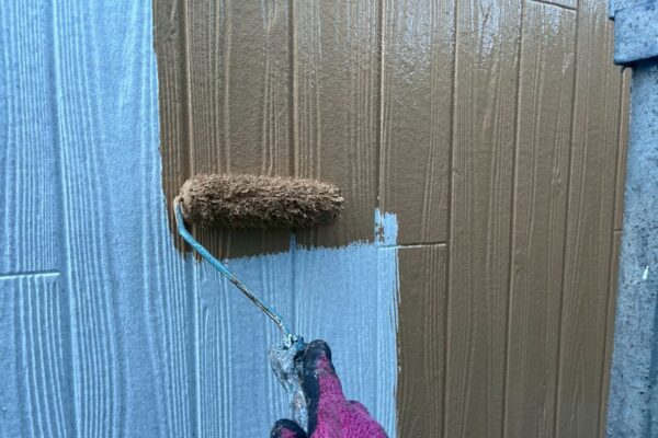 福岡県三井郡N様|外壁・屋根塗装_中塗りブラウン