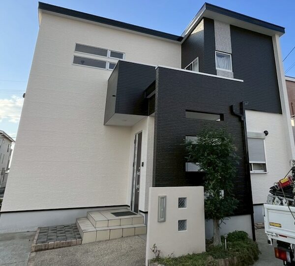 福岡県八女米市H様邸-屋根・外壁・門柱塗装-完成写真